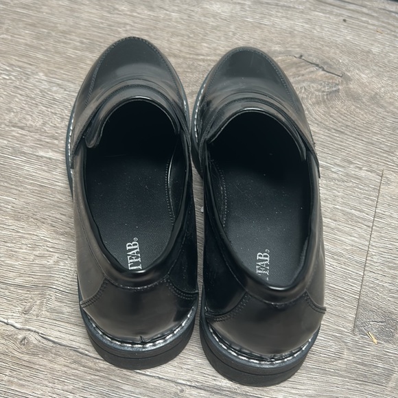 Brand new JustFab Black Shiny Loafers Size 8 - Picture 5 of 5